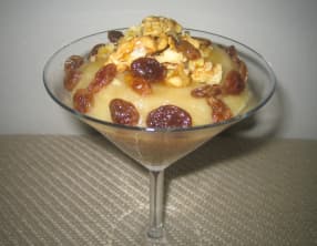 Compote coing-pomme, raisins secs et noix