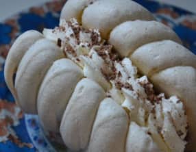 Coques de meringue à la crème Chantilly