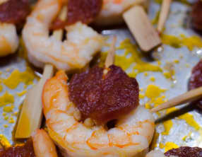 Brochettes de crevettes et de chorizo