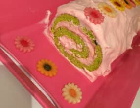 Roulé à la pistache et au Fluff® à la fraise