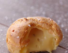 Choux à la crème pâtissière au thé cerise