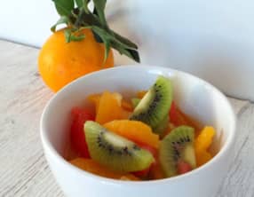 Salade d'oranges, pomelos, kiwis à la fleur d'oranger