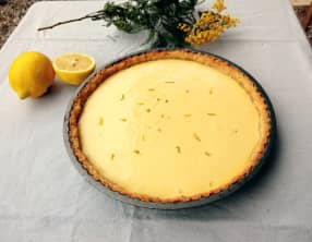 Tarte aux deux citrons et basilic, pâte croustillante à la noisette