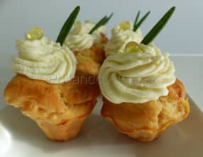 Mini cupcakes au saumon fumé, topping au fromage frais