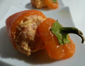 Mini-poivrons farcis à la faisselle et au jambon de Bayonne