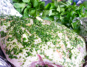 Agneau aux herbes rôti en papillote