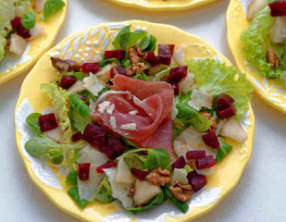 Salade jambon de Parme, poires et parmesan