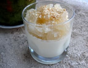 Panna Cotta de thé vert, miel et pomelos