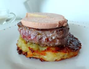 Tournedos de bœuf au foie gras sur galette de pommes de terre