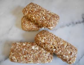 Barres flocons, dattes et noix