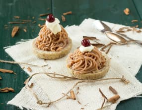 Tartelettes vermicelles à la crème de marron et crème double
