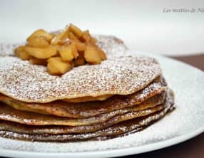 Gâteau de crêpes aux pommes caramélisées