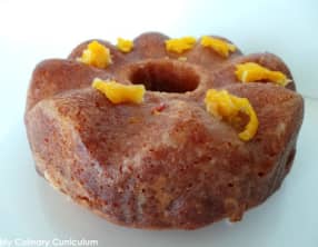 Gâteau au yaourt léger imbibé à l'orange blancs battus en neige