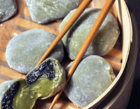 Daifuku mochi au thé matcha et sésame noir