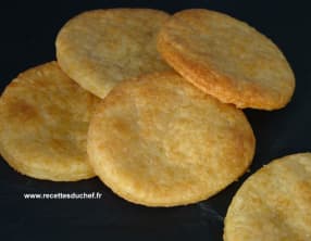 Gateaux apéritifs maison au parmesan