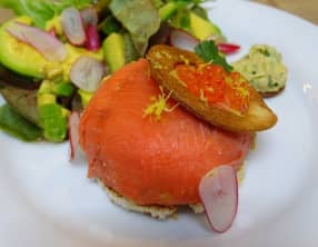 Dôme de saumon à la mousse d'avocat
