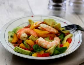 Salade d'hiver crevettes, avocat et mangue