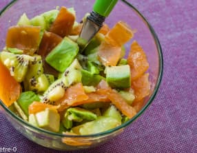 Verrine de kiwi, avocat et truite fumée