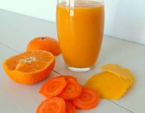 Smoothie carottes, mangue et mandarines