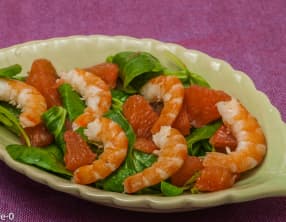 Salade de mâche, pomelo et crevettes