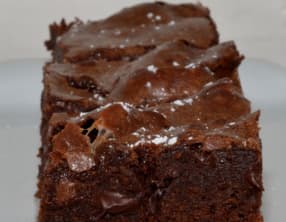 Brownie au chocolat et marshmallows.