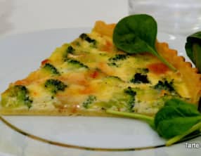 Tarte au brocoli et au Neufchâtel.