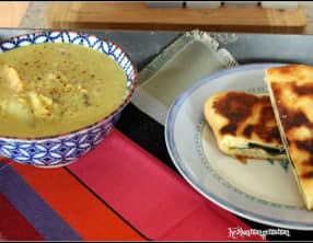 Soupe comme un dhal curry carotte céleri et ses naans fromage épinards