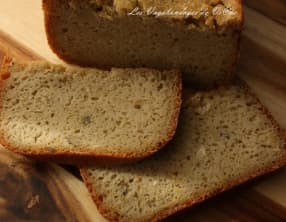 Pain aux graines, endives et roquefort