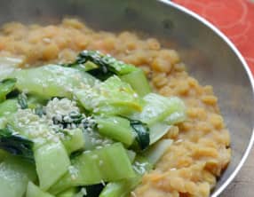 Lentilles corail et Chou pak choï sauté au Sésame