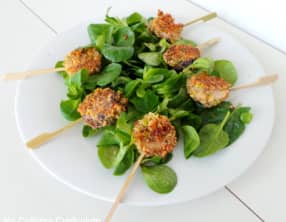 Sucettes de boudin noir et blanc, pistaches et noix