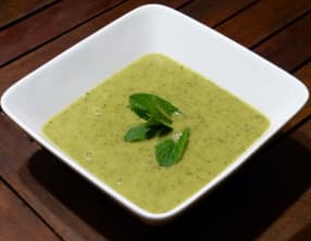 Velouté de courgettes à la menthe