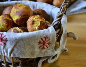 Petits pains à la courge butternut, noix et Cantal
