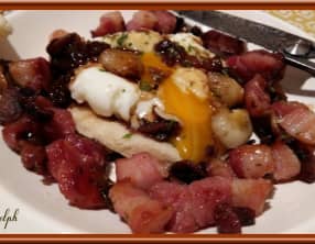 Oeufs pochés à la bourguignonne