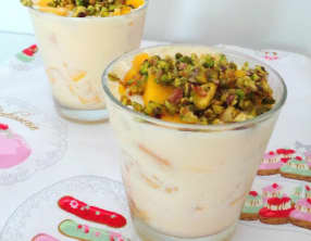 Tiramisu à la mangue et aux pistaches