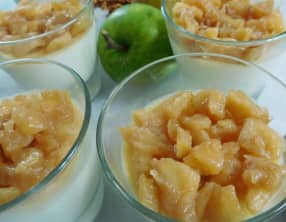 Panacotta du Jardin des Reines et pommes caramélisées aux épices