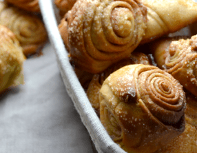 Mini roulés cannelle et cardamome