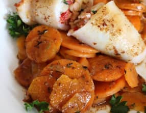 Calamars farcis aux encornets, crevettes et jambon serrano