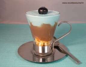 Verrine à la crème de marrons et chantilly goût myrtille