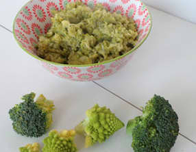 Purée de brocolis et de chou romanesco
