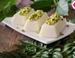 Flan à la fleur d'oranger et aux pistaches