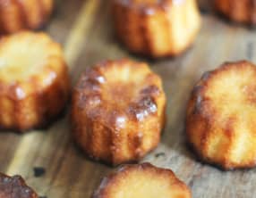 Cannelés bordelais