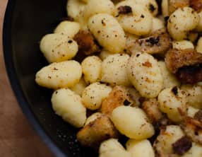 Gnocchi aux miettes de biscottes grillées