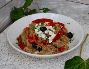 Salade de quinoa aux poivrons et fêta