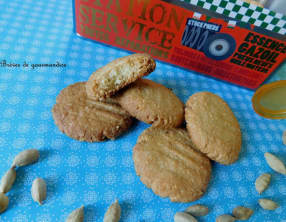 Biscuits à l'amande et cardamome