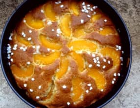Gâteau au mascarpone pêches et amandes