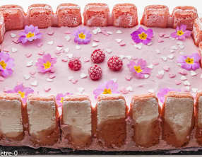 Gâteau mousseux aux framboises