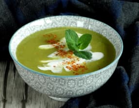 Velouté de pois cassés à la menthe