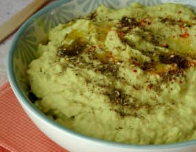 Mousse de houmous à l’avocat vegan