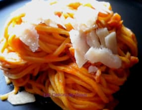 Pâtes sauce tomates, pancetta et mascarpone