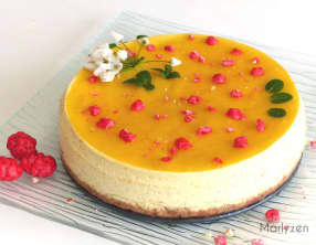 Cheesecake aux pralines roses et à la mangue
